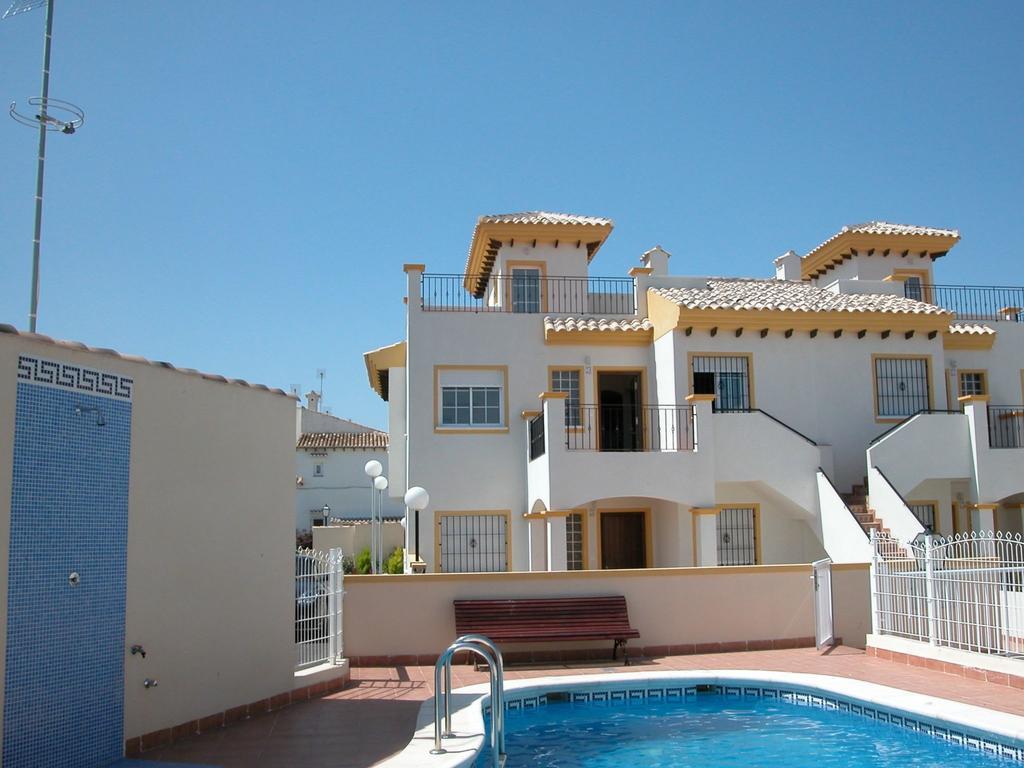 2 Bedroom Cozy Apartment In Torrevieja Exterior photo