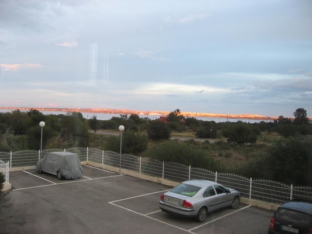 2 Bedroom Cozy Apartment In Torrevieja Exterior photo