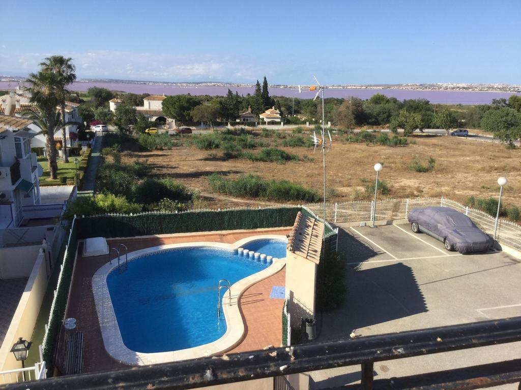 2 Bedroom Cozy Apartment In Torrevieja Exterior photo